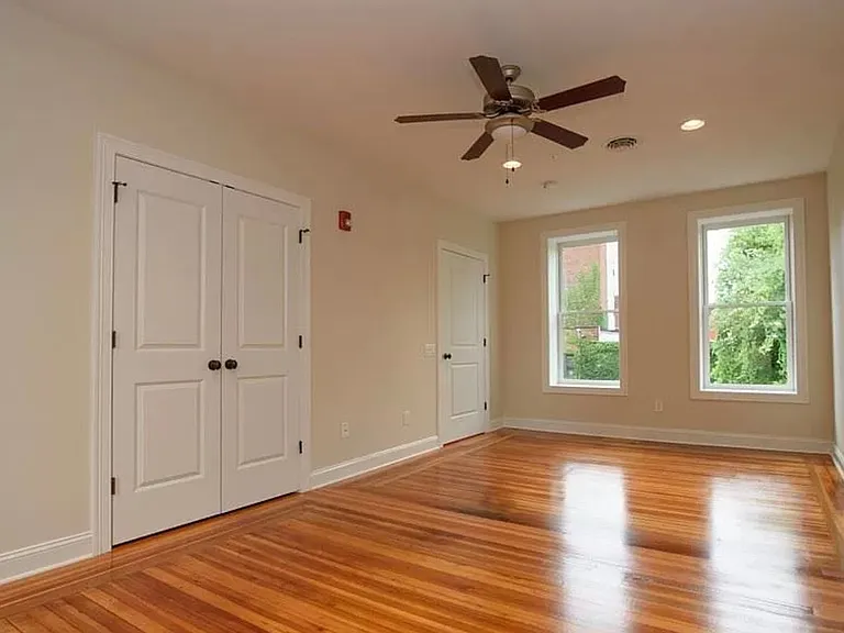 Stylish 1-Bedroom Apartment with Modern Upgrades in Cohoes — Photo 19