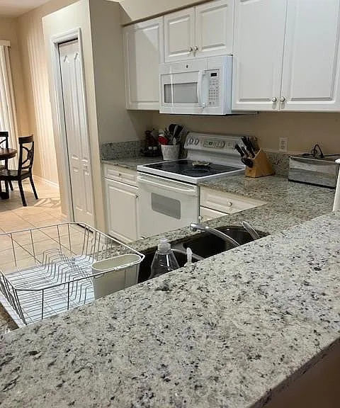 1911 Morning Sun Ln — Photo 2
