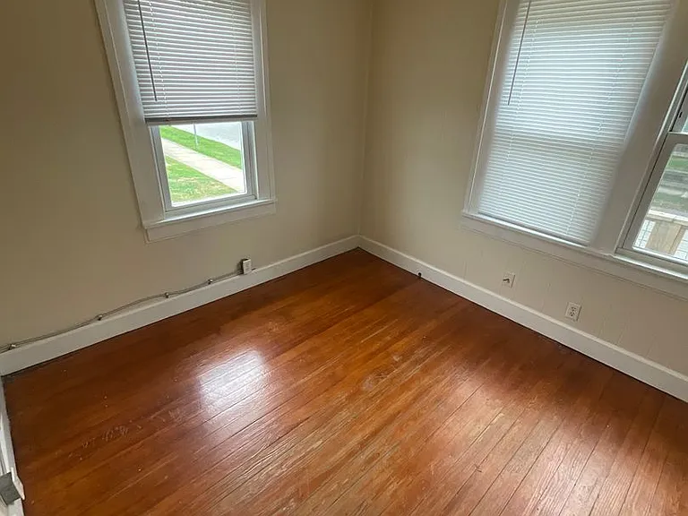 609 N Dunn St — Photo 11