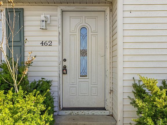 4th image of 462 Darley Crk