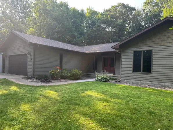 1365 Charwood Cir W, Sault Sainte Marie, MI 49783