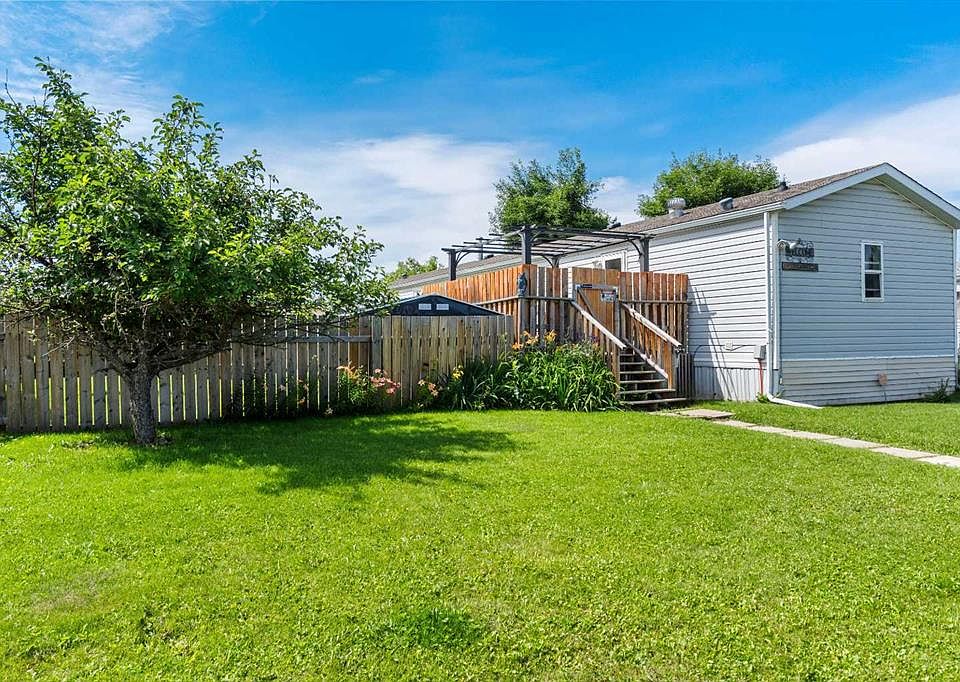 1st image of 10 N Auttreaux Dr