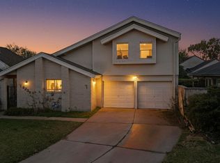 8239 Twin Tree Ln, Houston, TX 77071