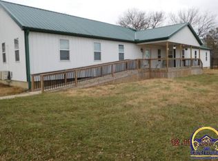 25021 S Valencia Rd, Osage City, KS 66523