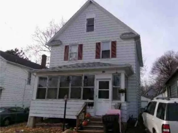 420 N Apple Ave, Freeport, IL 61032