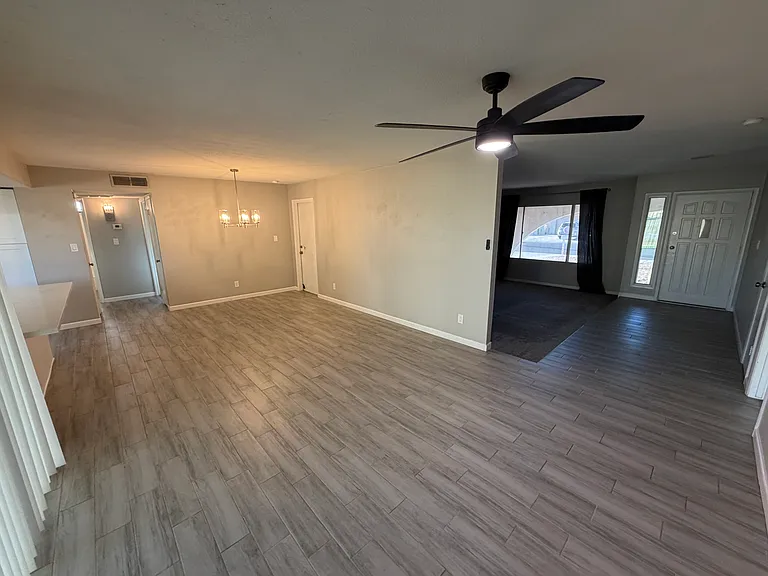 4807 W Beryl Ave — Photo 8