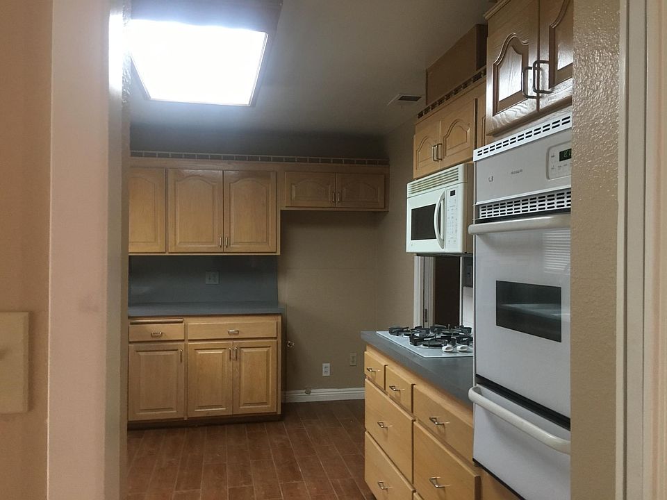 1st image of 178 Brown Dr