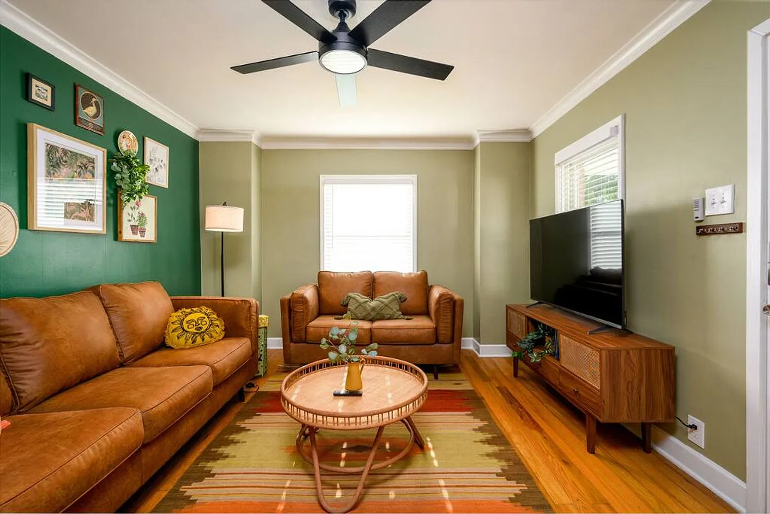 3 bed, 1.0 bath, $2,315 — Photo 2