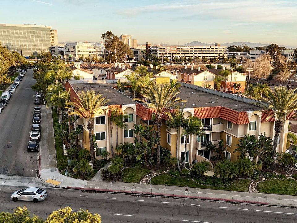 2nd image of 7555 Linda Vista Rd APT 11