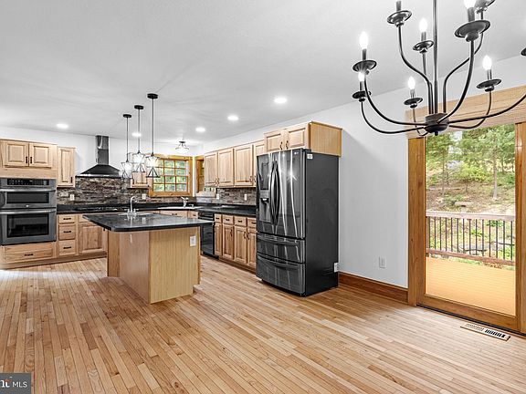 5th image of 489 Vaught Dr