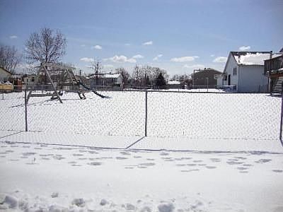 4th image of 9750 Russell Cir N