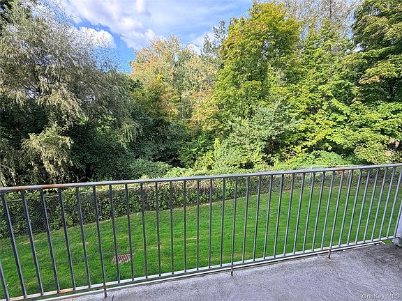 5th image of 1840 Crompond Road #3B4