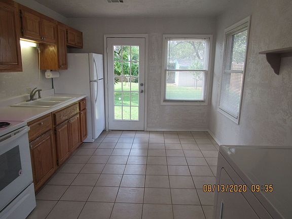 3rd image of 2608 SW Cornell Ave