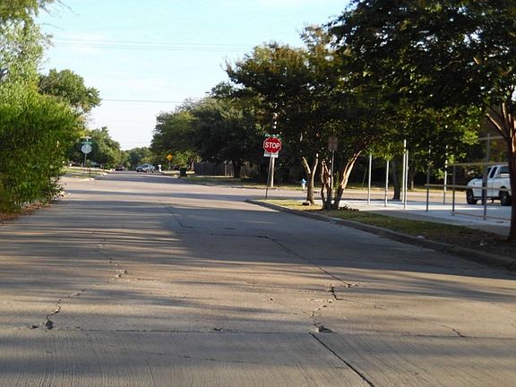 4th image of 2413 North Ave