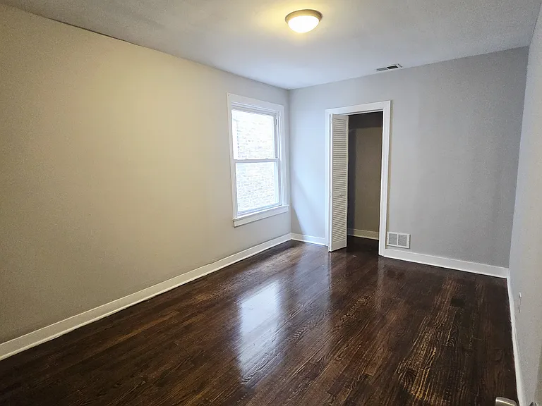 4819 W George St #2 — Photo 13
