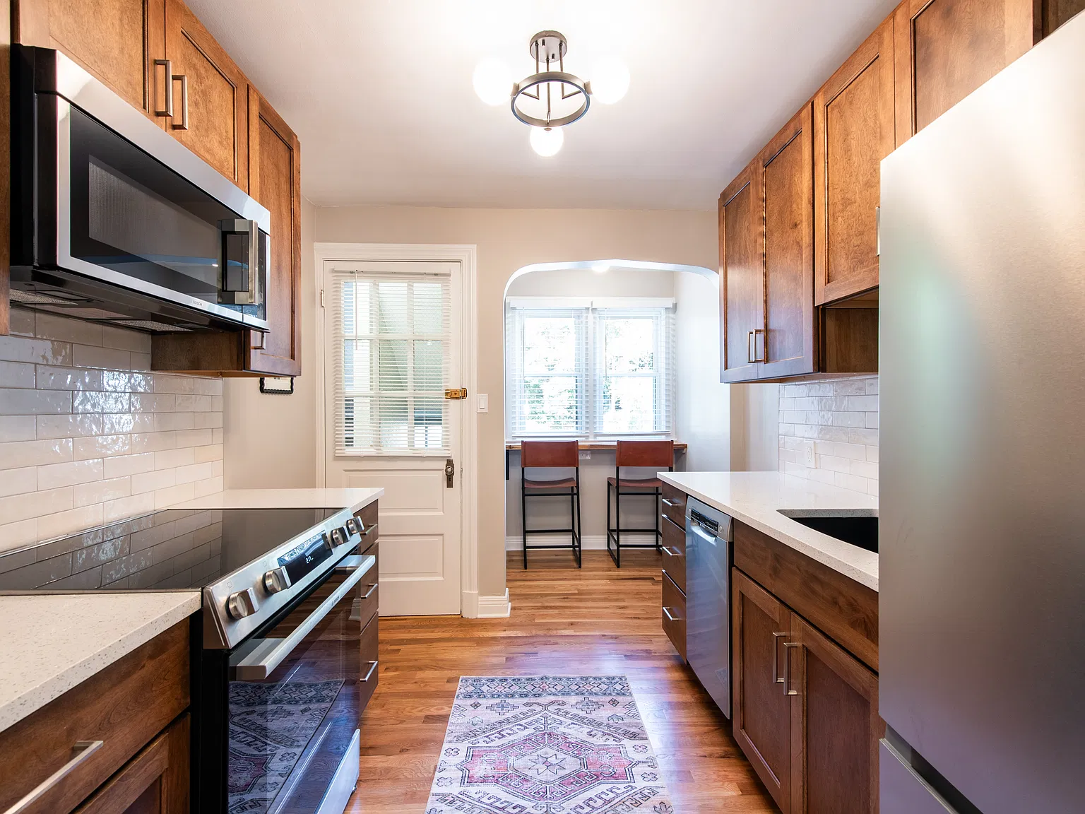 1 bed, 850 sqft, $2,350 — Photo 3