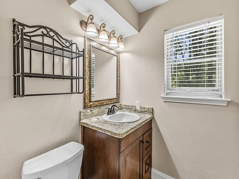 401 Woodmont Dr — Photo 19