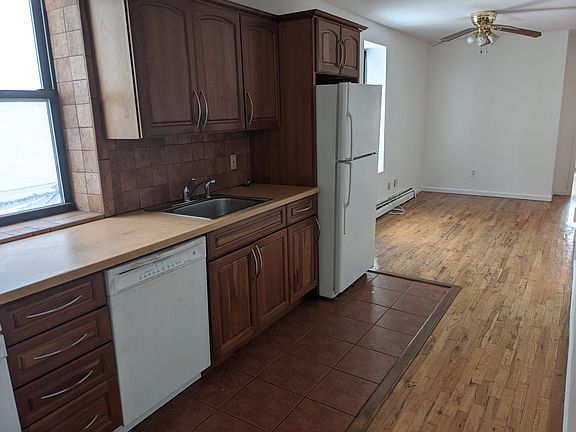 5th image of 347 Saint Marks Ave APT 3R