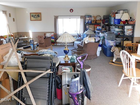 5th image of 449 Saint Clair Ave