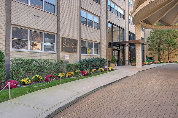 Sold by Keller Williams Realty Landmark | media 19