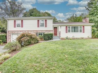 221 Greenway Rd, Bristol, TN 37620