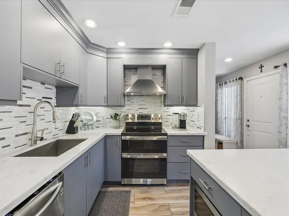 1914 Augusta Dr APT 9, Houston, TX 77057
