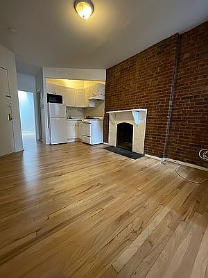 4th image of 426 W 48th St APT 5ER