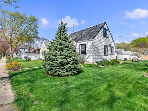 3326 S Lenox St, Milwaukee, WI 53207