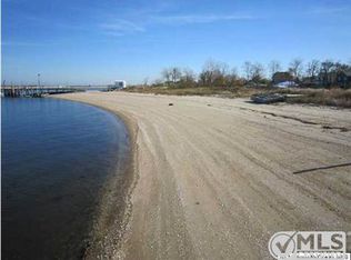 62 5th St, Highlands, NJ 07732