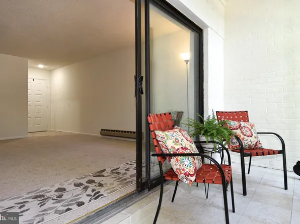 15320 Pine Orchard Dr #83-2D, Silver Spring, MD 20906