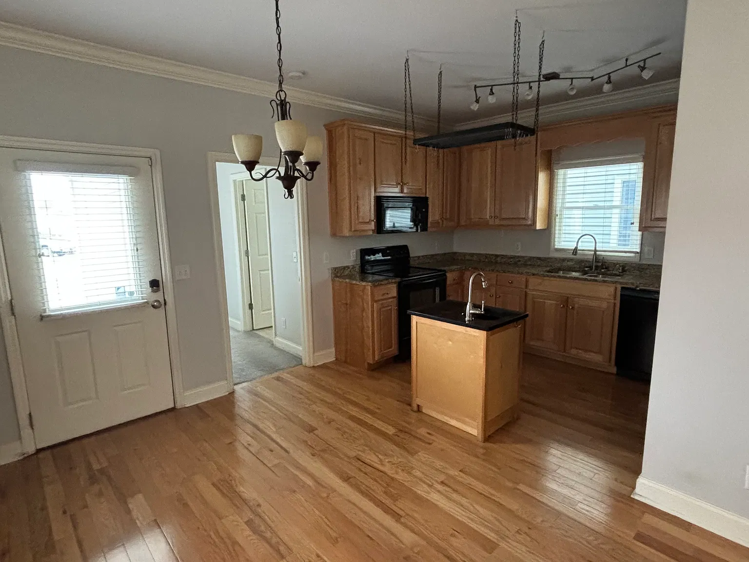 3 bed, 1485 sqft, $2,650 — Photo 4
