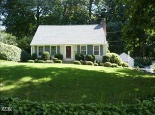 6 Leslie Ln, New Canaan, CT 06840