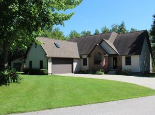 7870 Golf View Dr, Cheboygan, MI 49721
