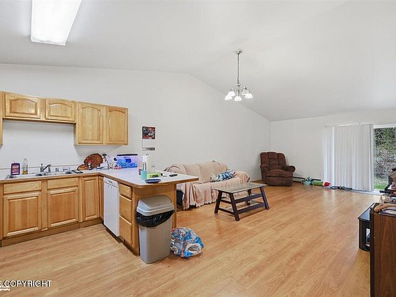 4th image of 2000 W Glacier Ave