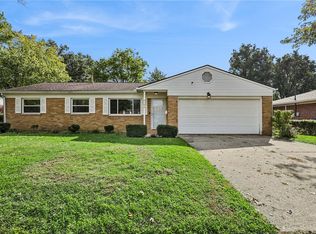 7106 Chatlake Dr, Huber Heights, OH 45424