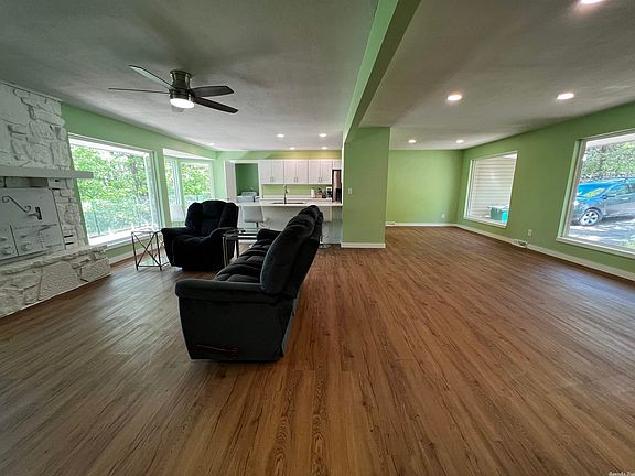 4th image of 61 Blackfoot Dr