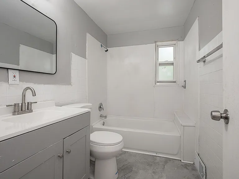 14625 Milverton Rd — Photo 4