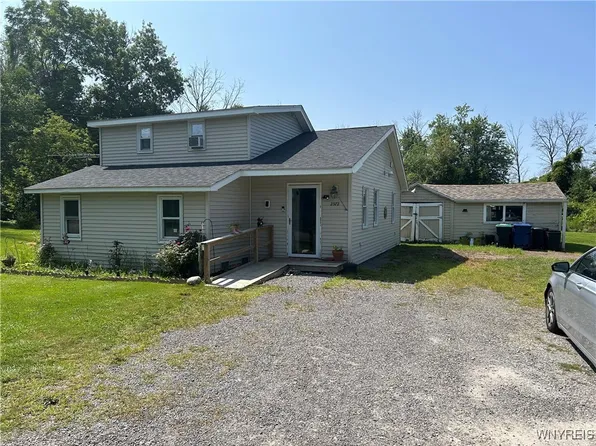 2372 Harding Ave, Wilson, NY 14172