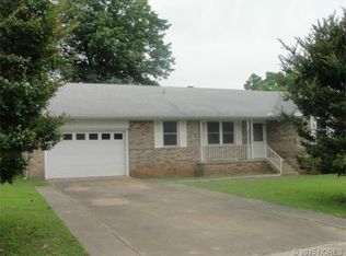 304 Stadium Dr, Poteau, OK 74953