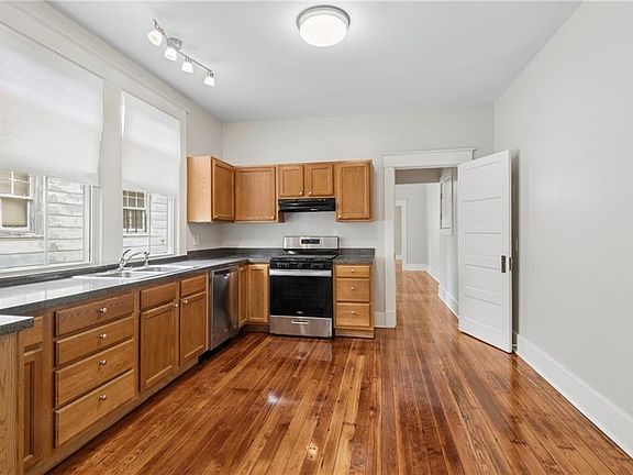4th image of 2809-11 Aubry St