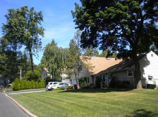 143 Stuart St, Paramus, NJ 07652