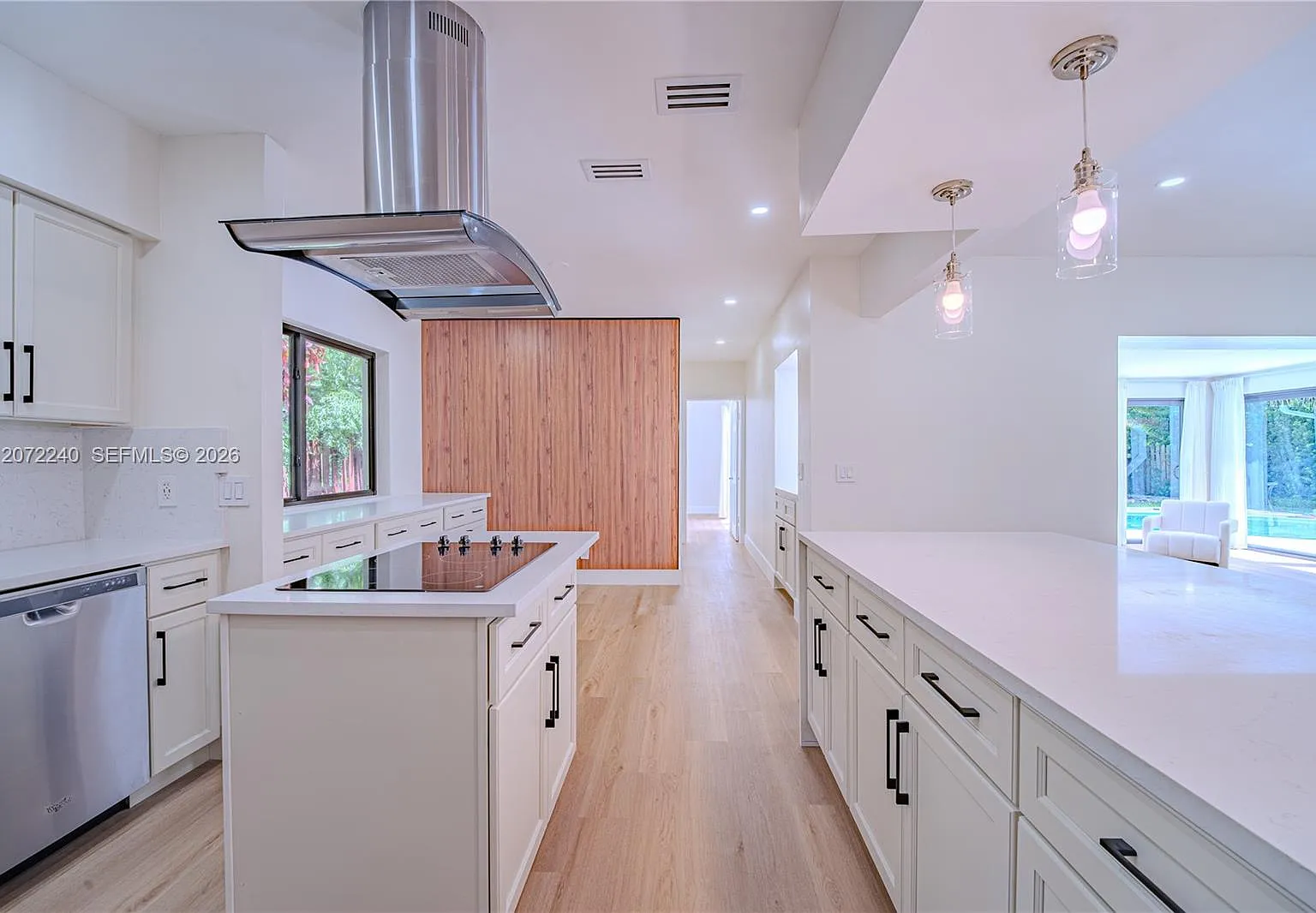 Alamanda Dr, North Miami — Photo 4
