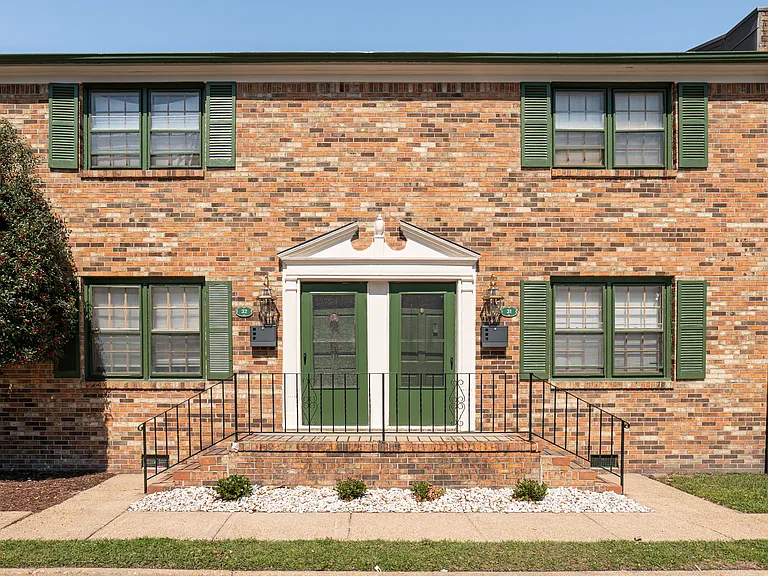Bayview Apartments — Photo 32