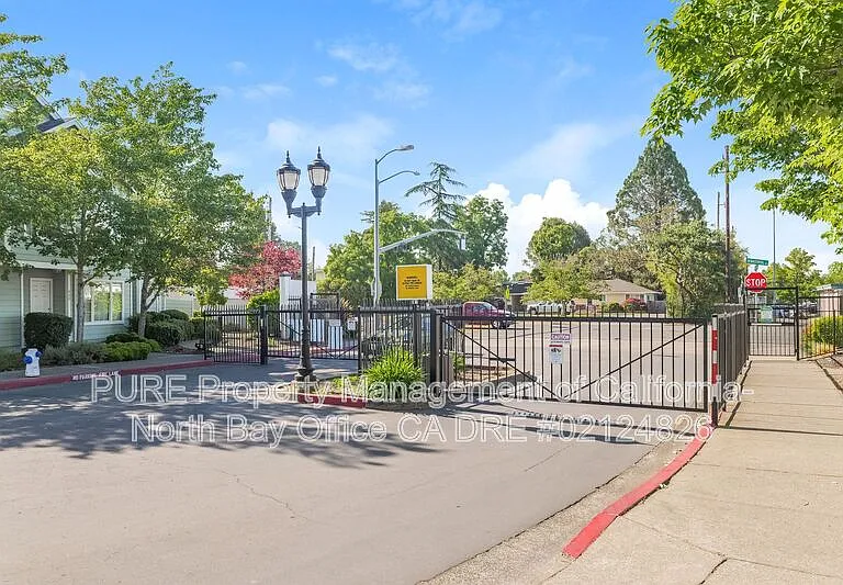 599 Spruce St — Photo 27