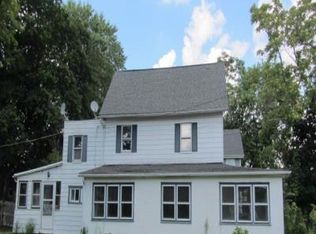 258 S Academy St, Hightstown, NJ 08520