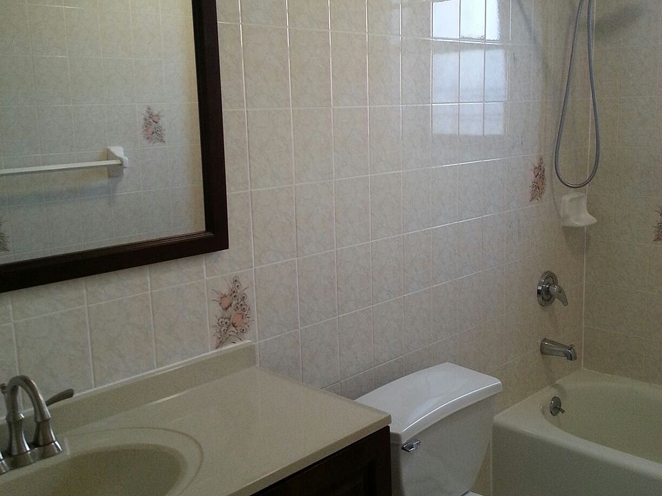 2nd image of 2202 64th St APT 5D
