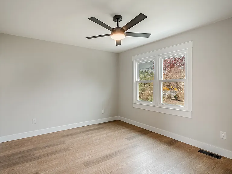 536 Summercroft Dr — Photo 19