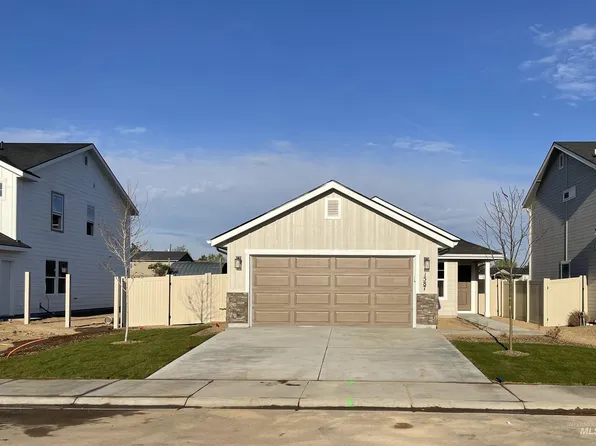 1587 Witt St, Mountain Home, ID 83647