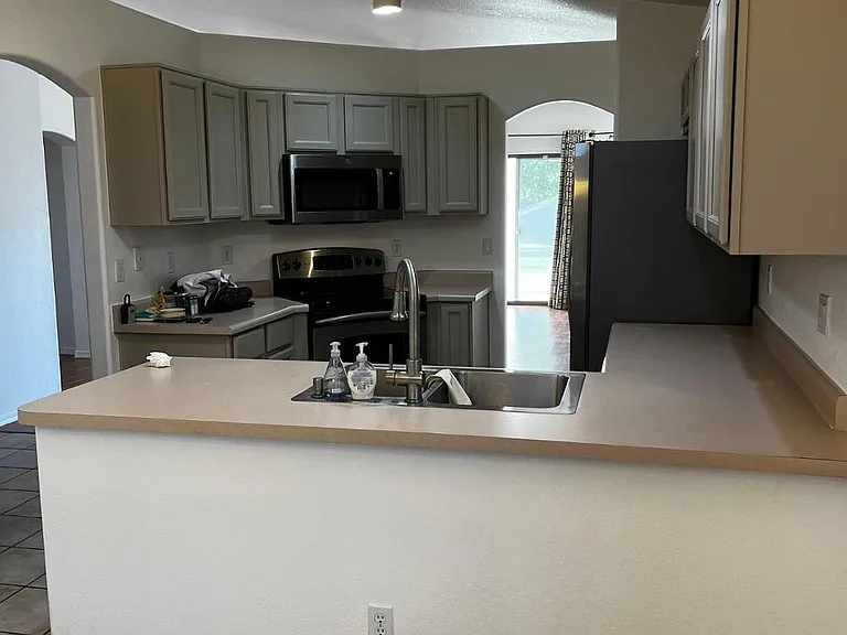 2429 E Patrick Ln — Photo 7