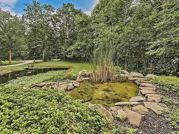 3rd image of 18920 White Oak Dr
